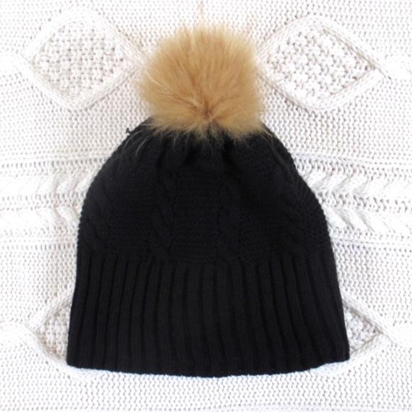 POM BEANIE - Picture 1 of 5